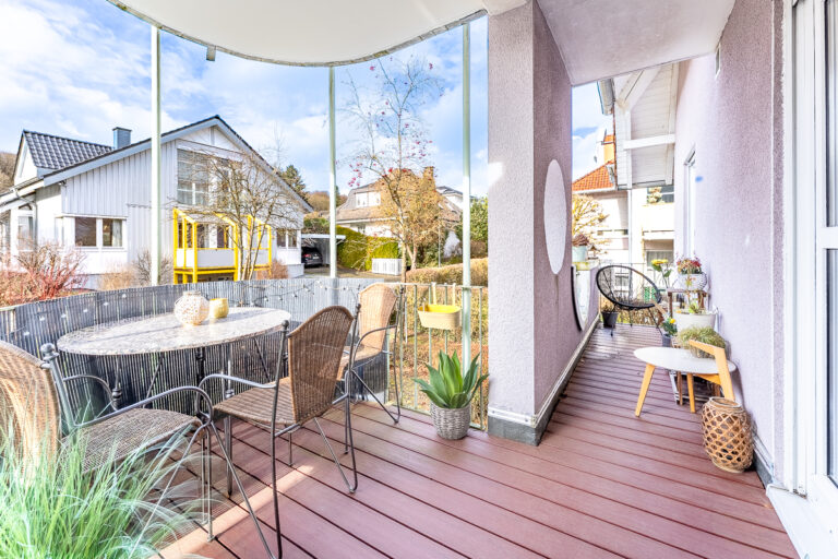 Überdachter Balkon