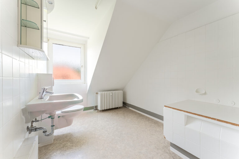 Badezimmer im Dachgeschoss