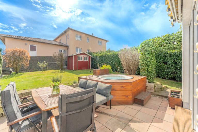 Terrasse und Garten