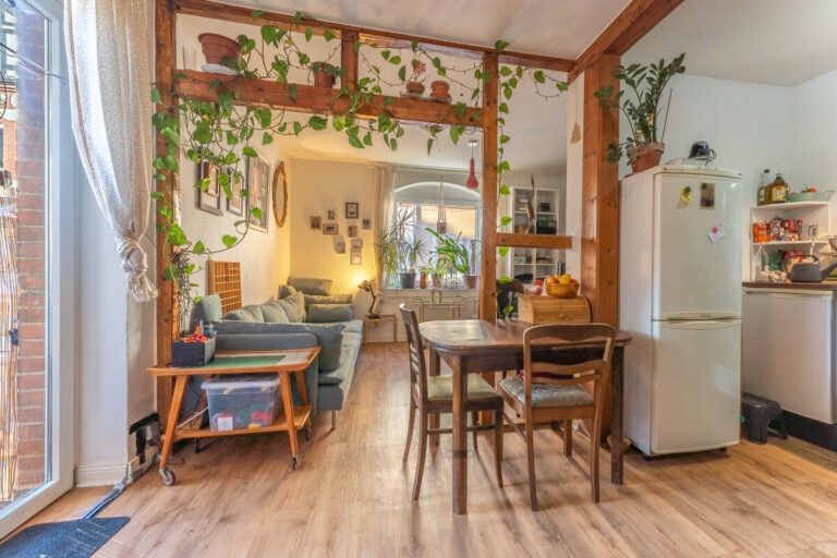 Wohnraum mit Küche (W3) im 1. OG