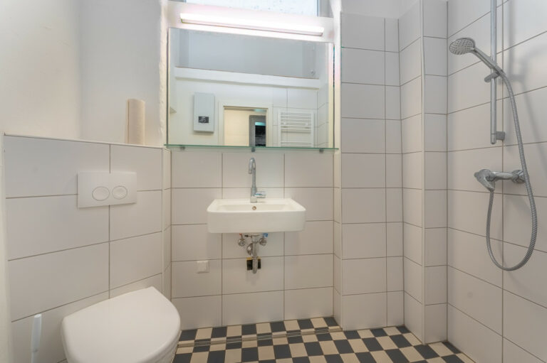 Badezimmer mit WC im Atelier