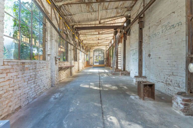 Dazu mieten: Werkstatt bzw. Ausstellungs-/Veranstaltungsraum