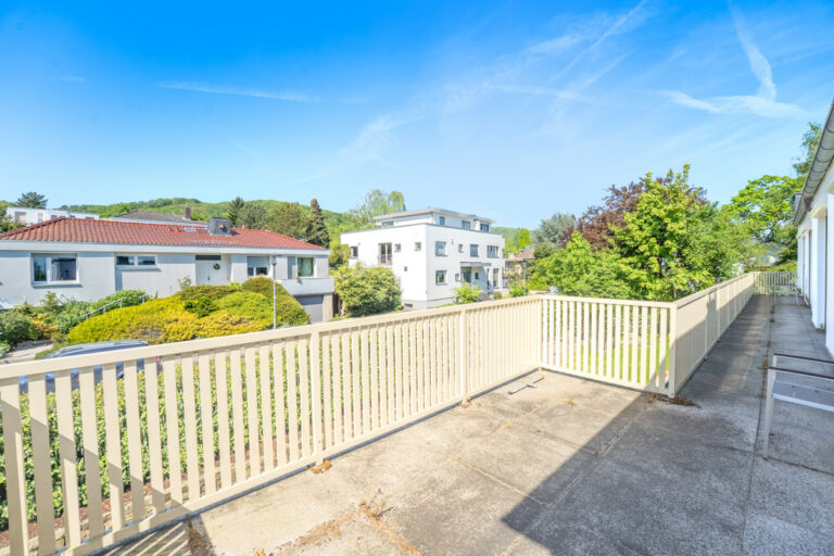 Durchgehender West-Balkon