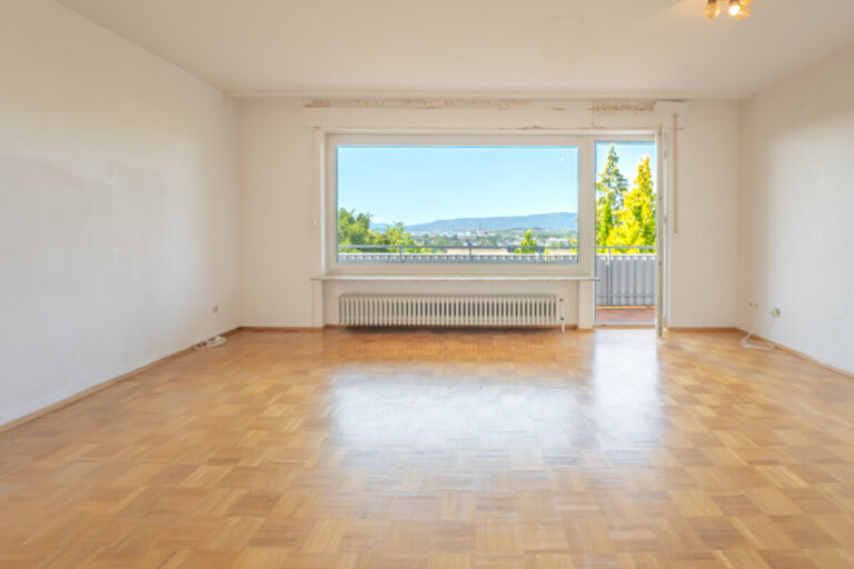 Wohnzimmer OG mit Balkon und Fernblick