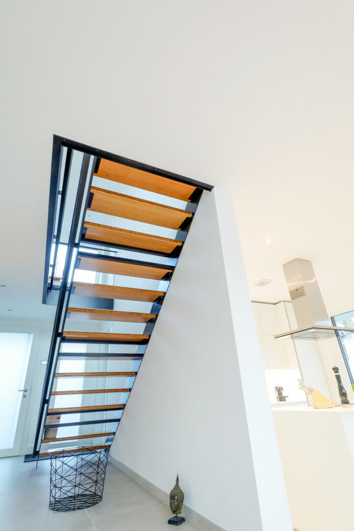 Treppenhaus aus dem Wohnzimmer