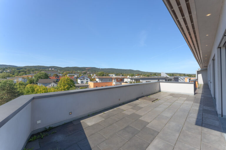 Dachterrasse mit Blick auf den Herkules