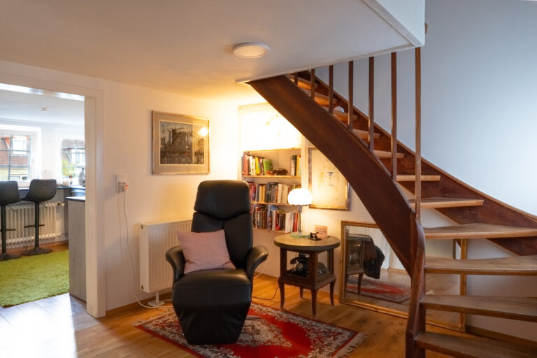 Flur mit Treppe zum Schlafzimmer
