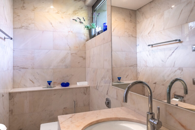 Badezimmer am Gästezimmer/Büro
