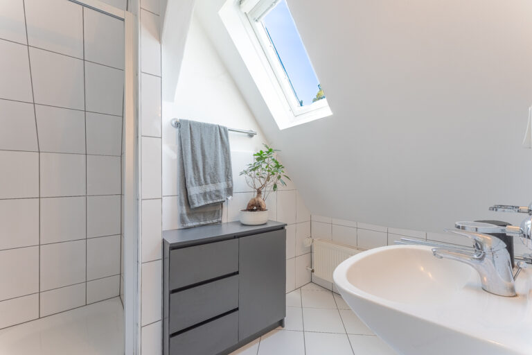Badezimmer im Dachgeschoss