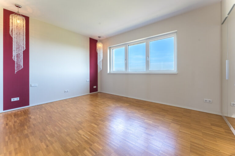 Master-Schlafzimmer im Penthouse