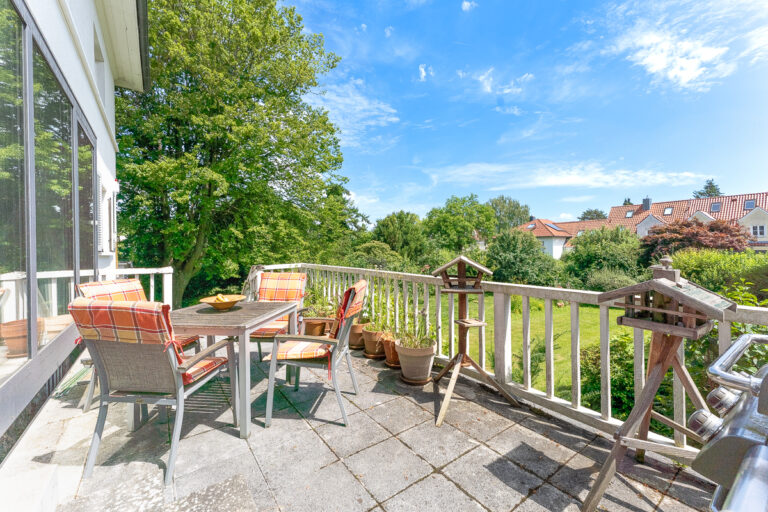 Terrasse vor der Küche im Erdgeschoss