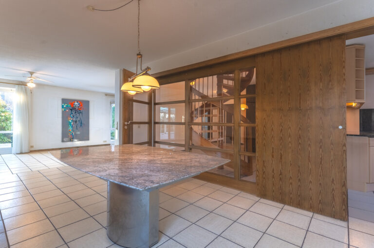 Essbereich zwischen der Küche und dem Wohnzimmer