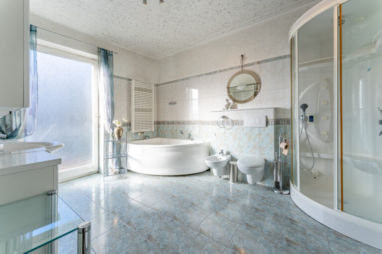 Badezimmer im Obergeschoss