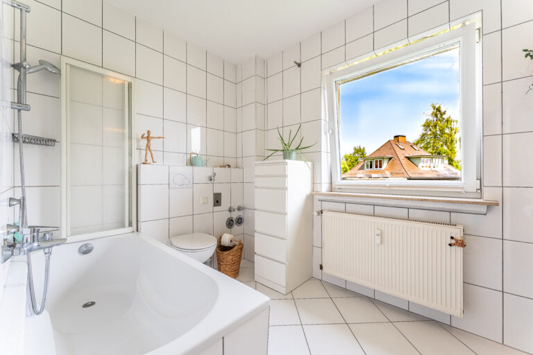 Badezimmer im Obergeschoss