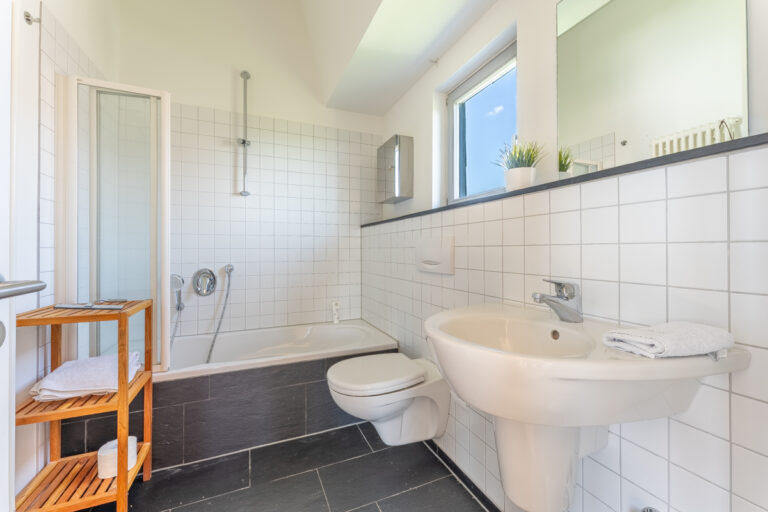 Badezimmer im 2. OG links