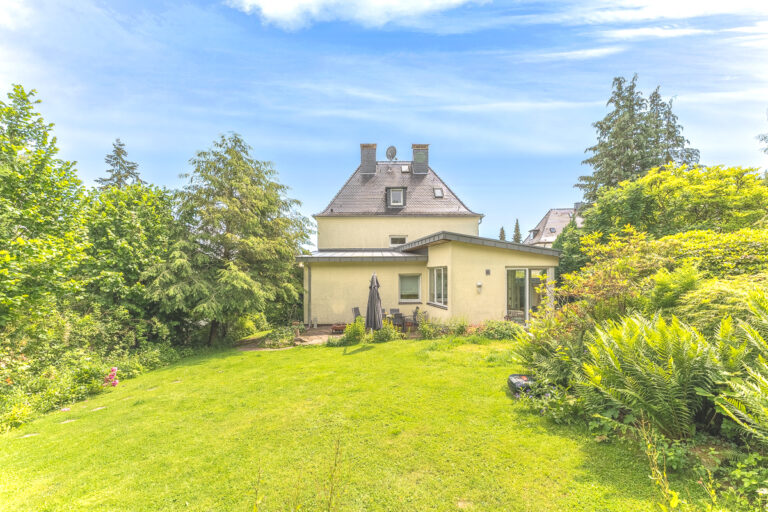 Gartenansicht zum Haus