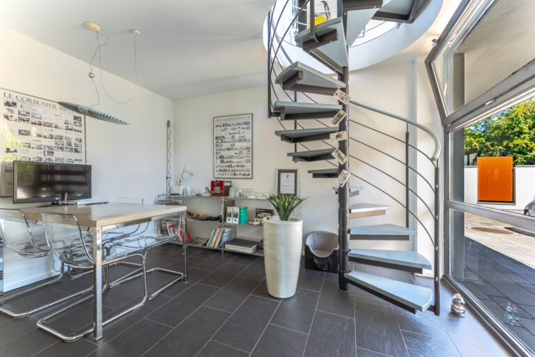 Büro mit separatem Treppenaufgang zu Büro 1 und 2