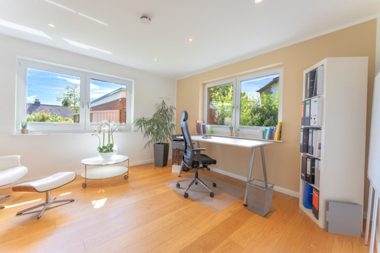 Büro im Erdgeschoss