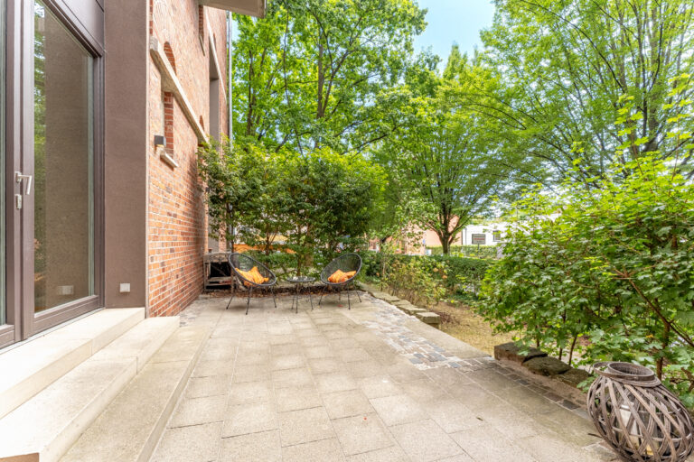 Terrasse mit Gartenzugang