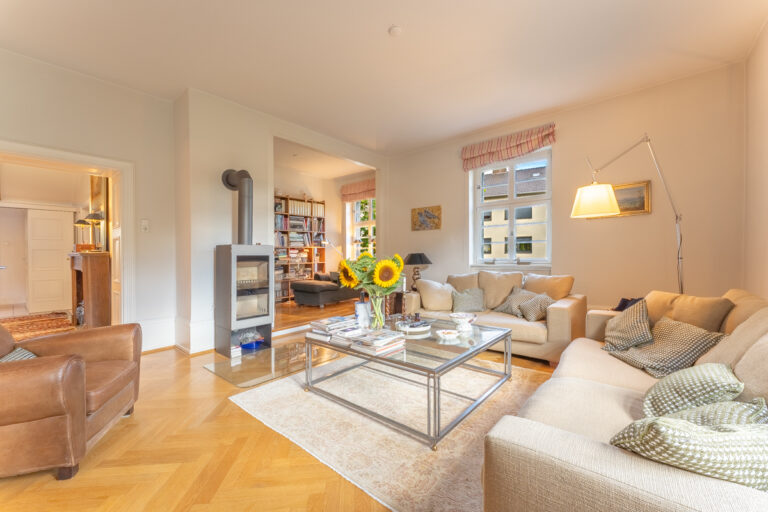 Wohnzimmer mit Leseecke