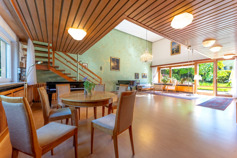 Wohnzimmer mit Essbereich