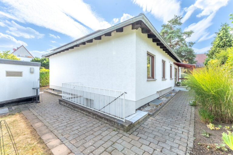 Außentreppe zum Keller