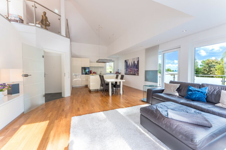 Wohn- und Essbereich mit offener Küche