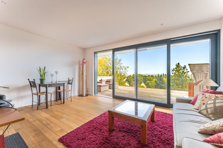 Schlafzimmer mit Terrassenzugang
