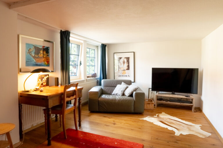Schlafzimmer 1