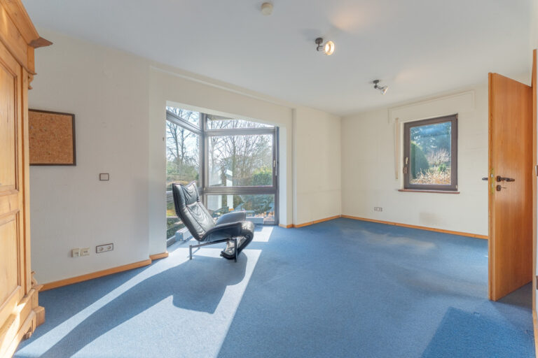 Büro im Erdgeschoss