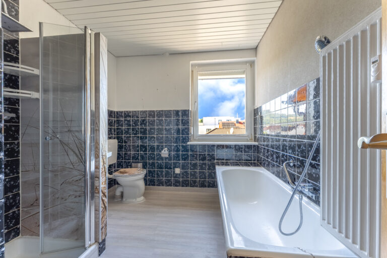 Badezimmer (Whg. OG)