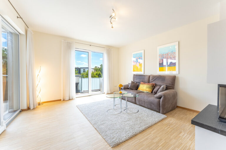 Wohnzimmer mit Ausgang zur Terrasse