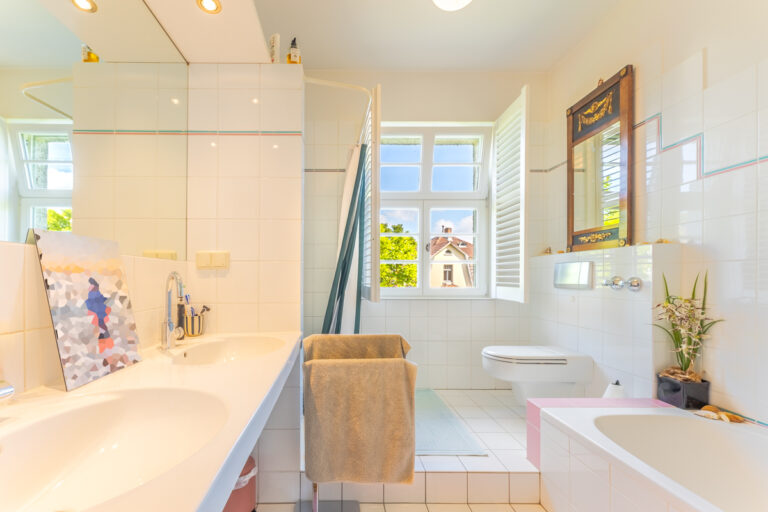 Badezimmer im Obergeschoss