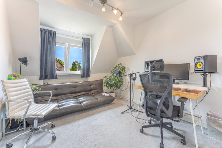 Arbeitszimmer im Dachgeschoss