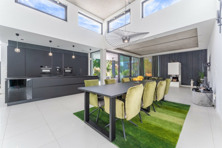 Küche und Essbereich