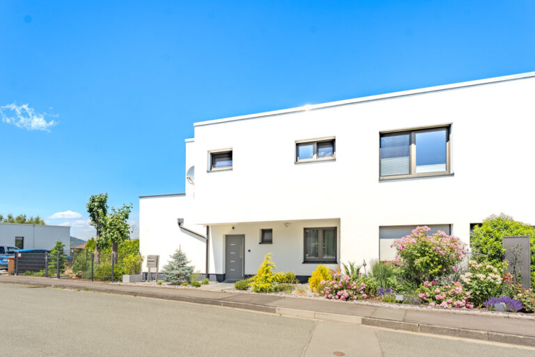 Blick auf das Haus von der Straße