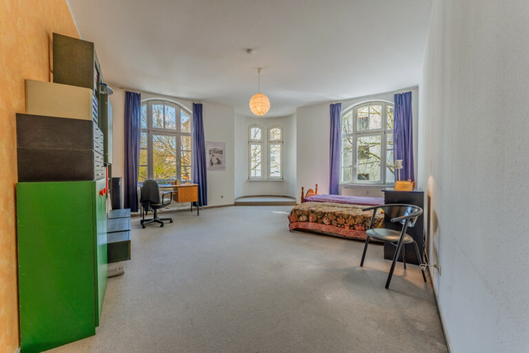 Schlaf- / Arbeitszimmer