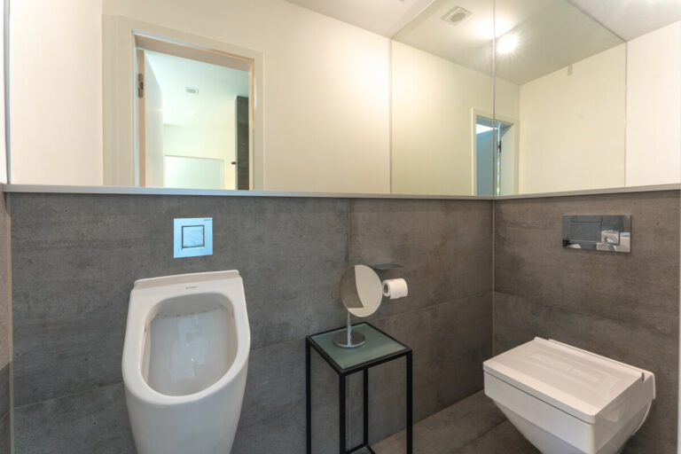 Separates WC am Hauptbadezimmer