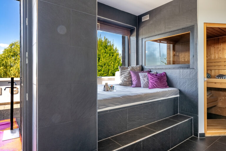 Wellnessbereich im Elternbad