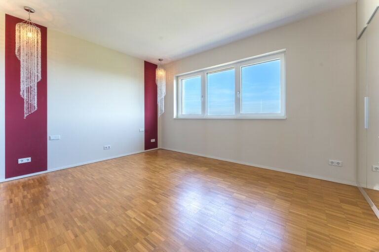 Master-Schlafzimmer im Penthouse