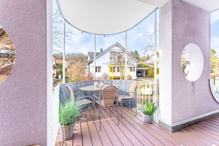 Überdachter Balkon