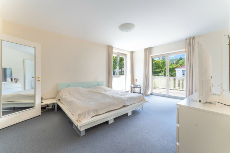 Hauptschlafzimmer mit eigenem Bad